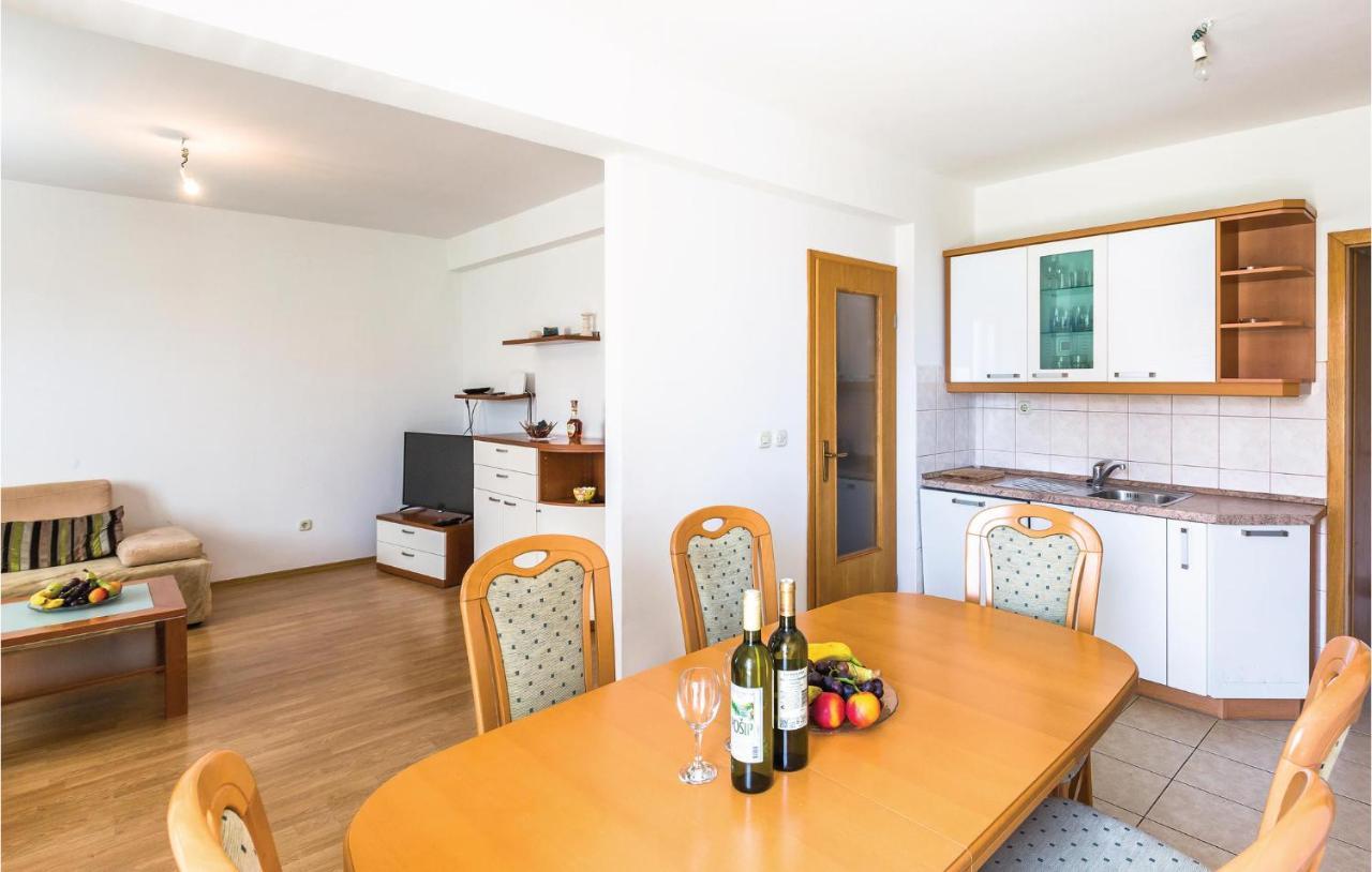 Cozy Apartment In Makarska With Kitchen Zewnętrze zdjęcie