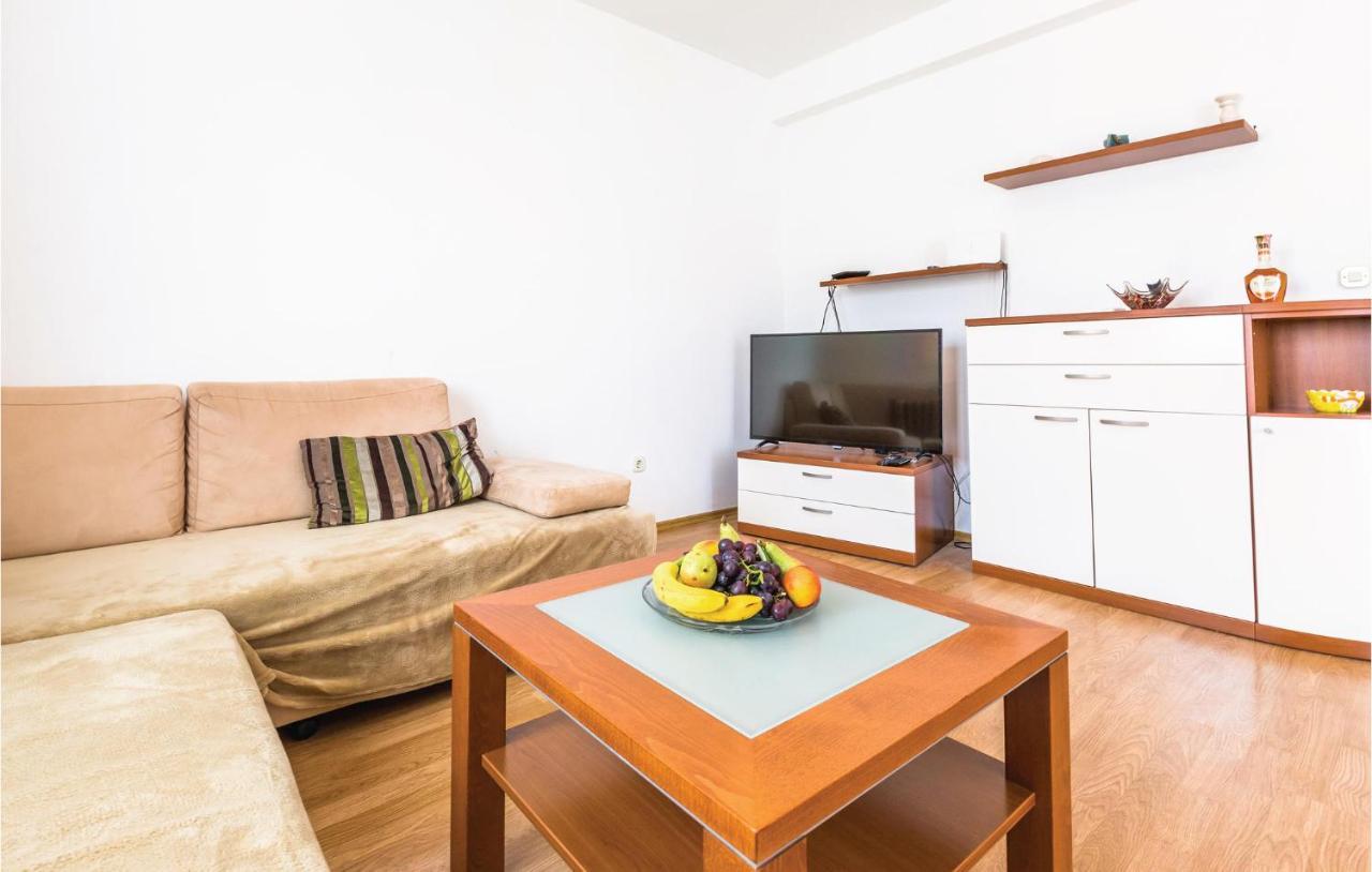 Cozy Apartment In Makarska With Kitchen Zewnętrze zdjęcie