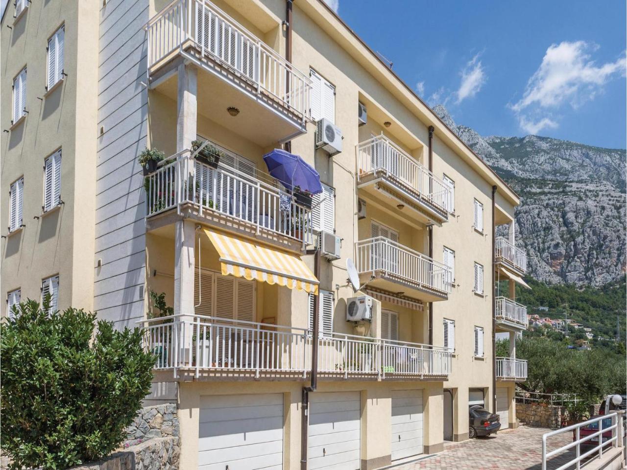 Cozy Apartment In Makarska With Kitchen Zewnętrze zdjęcie